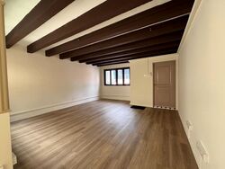 T-junction (D1), Office #566780111